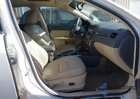 2010 Ford Fusion Sel z USA, uszkodzony, nr VIN 3FAHP0JG2AR221567